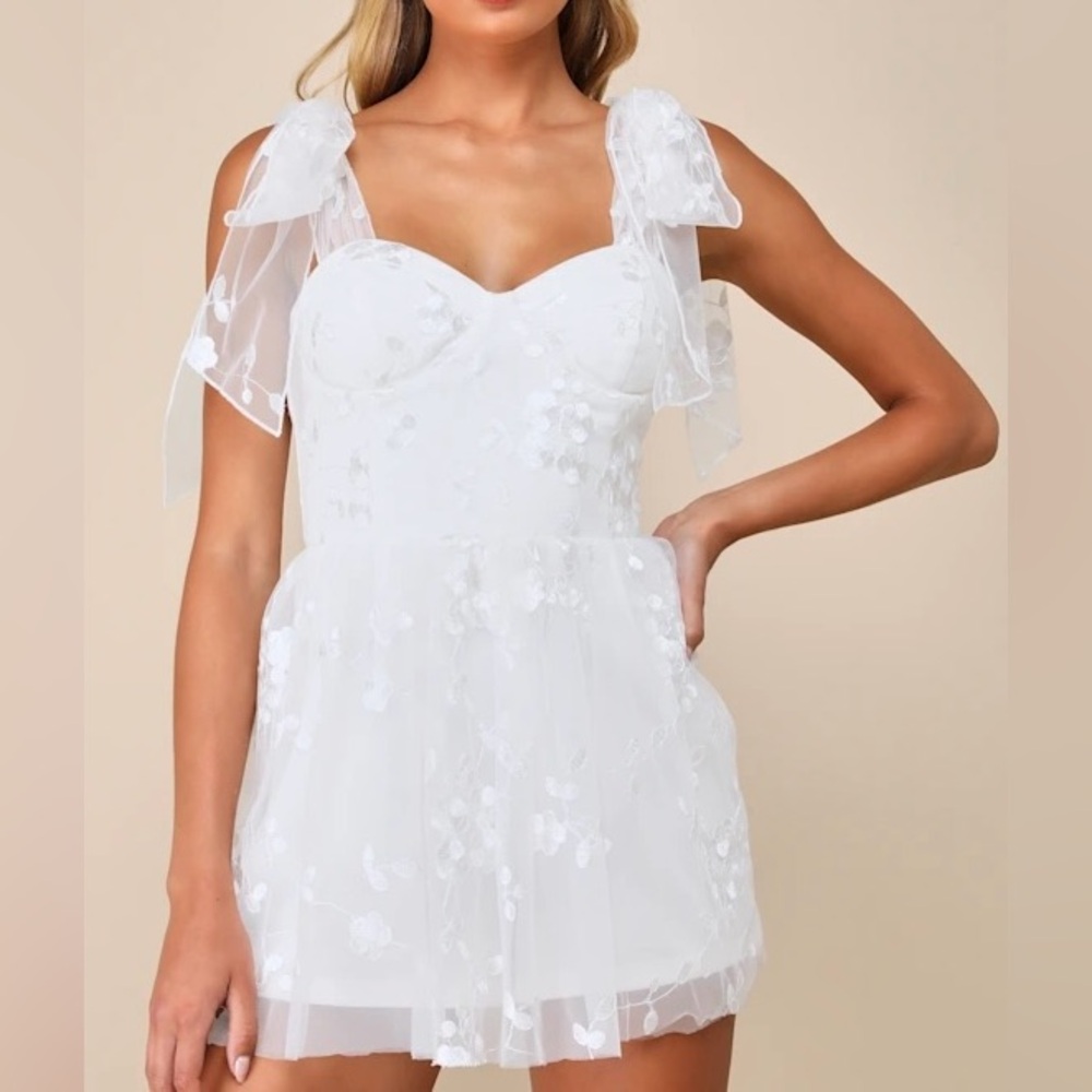 Lulus Precious Whimsy White Mesh Embroidered Tie Sleeve Romper NWT Xlarge Women